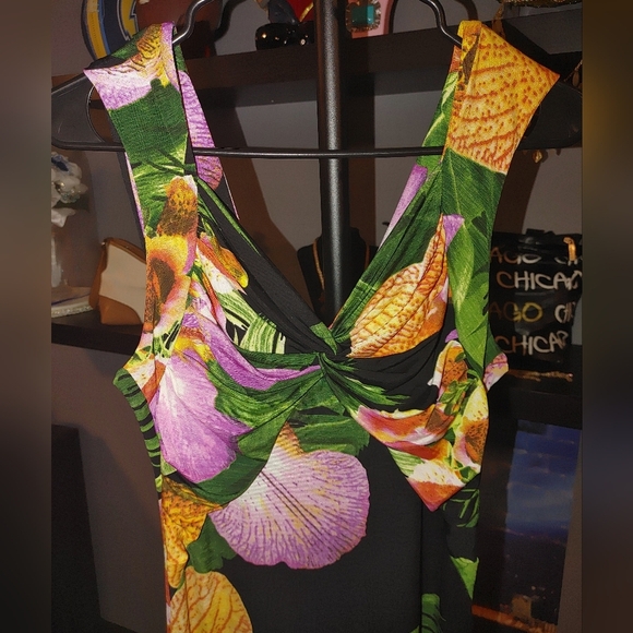 Elfe Maxi Dress With Vibrant Colors And Strechty material, Size Small - Picture 2 of 7